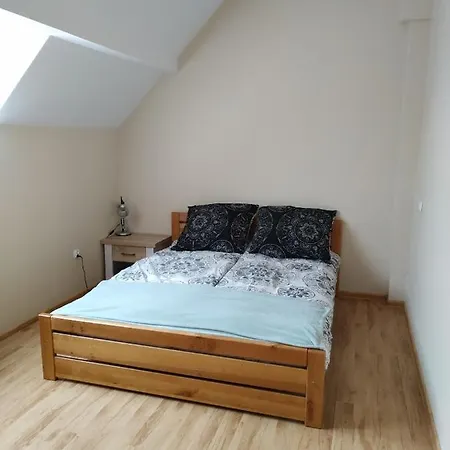 Apartment Z Ogrodem Na Hyrbie *