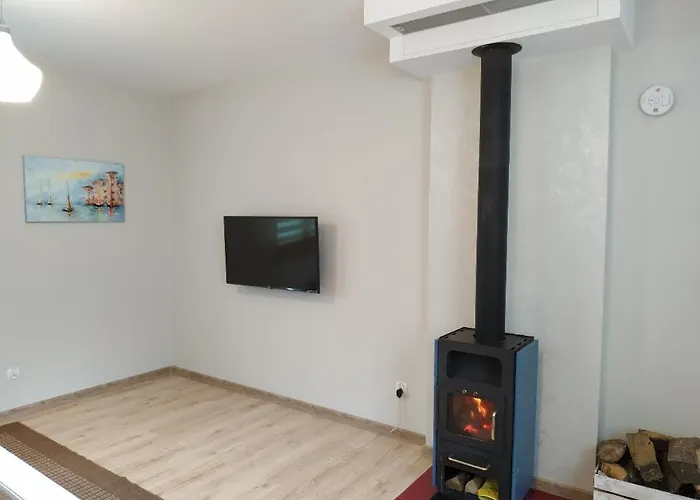 Z Ogrodem Na Hyrbie זאז'צ'ה